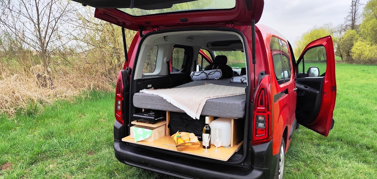 BiberBox Campingbox im Einsatz – Vom Auto zum Minicamper in Minuten